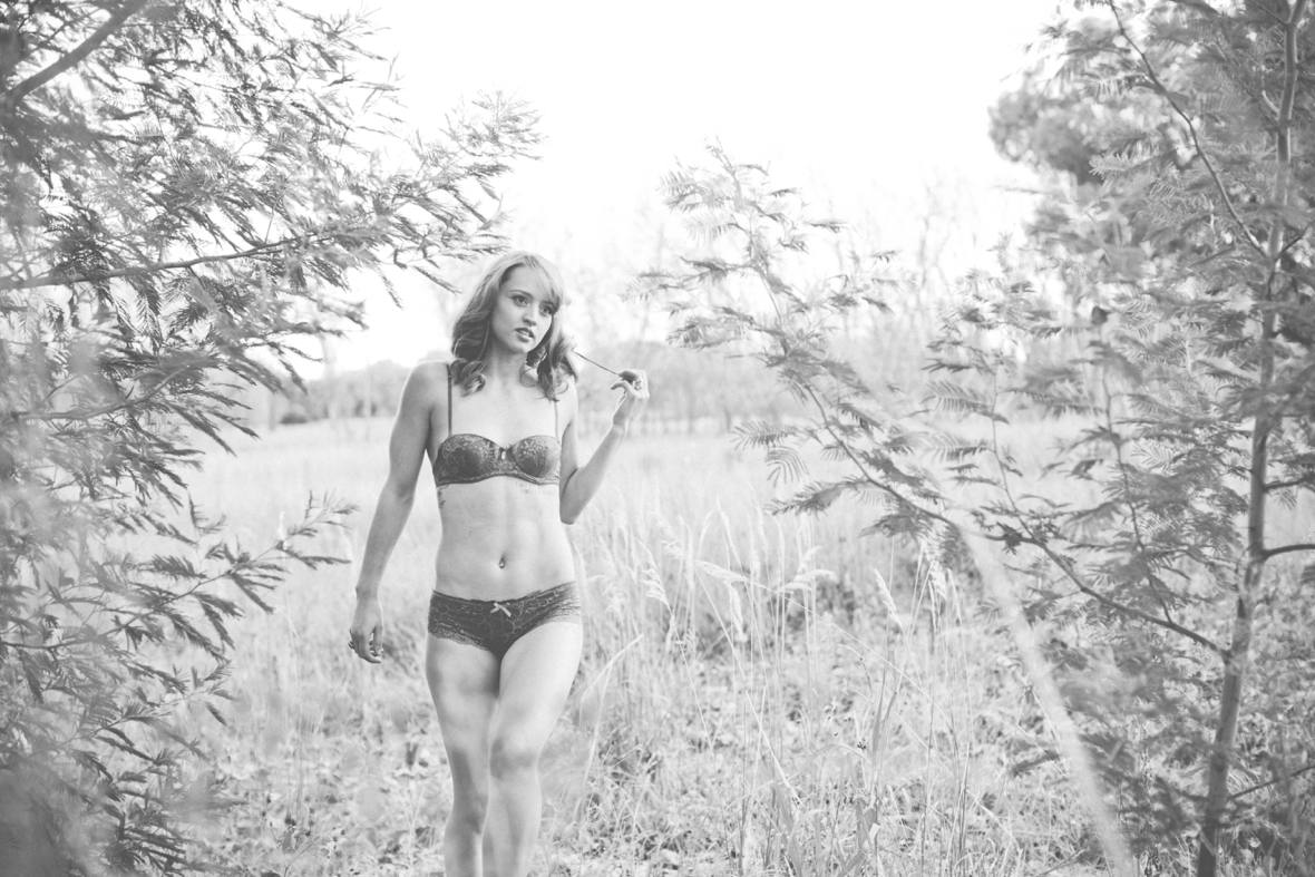 outdoor boudoir photography